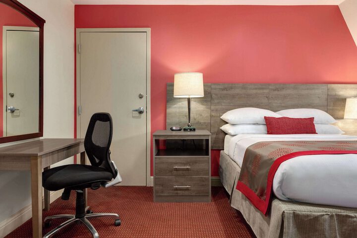 Room 22 of 33