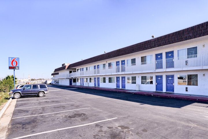 MOTEL 6 PITTSBURG. CA