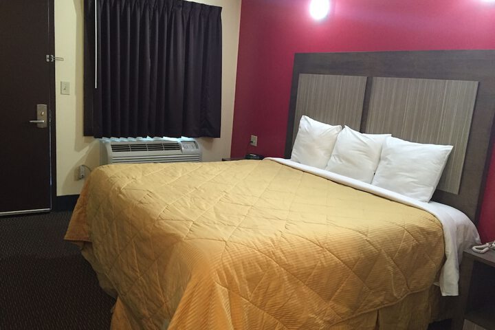 Room 17 of 19
