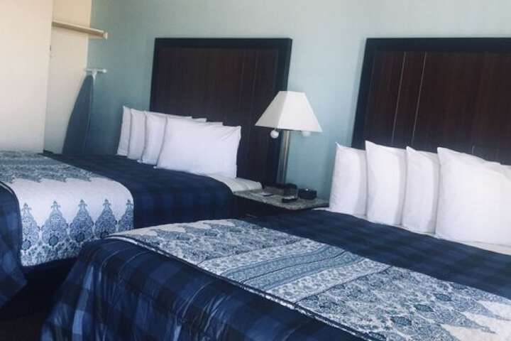 Dolphin Cove Motel