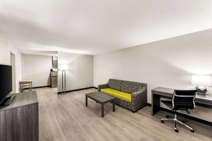 Room 18 of 31