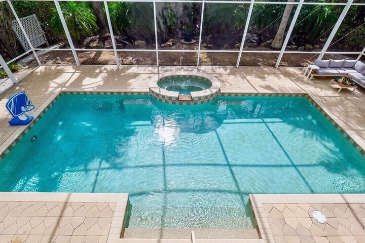 The Palm and Shell Captiva Island Private Luxury Home With Pool hot tub and Beach Access
