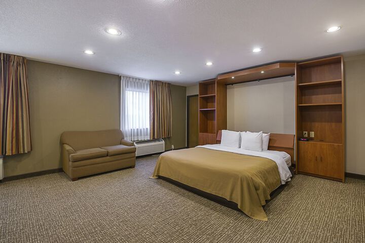 Room 41 of 68