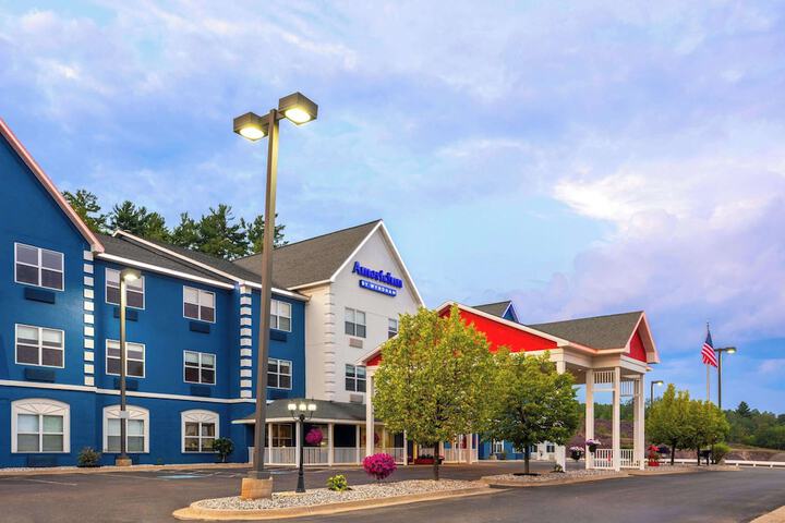 AmericInn by Wyndham Iron Mountain