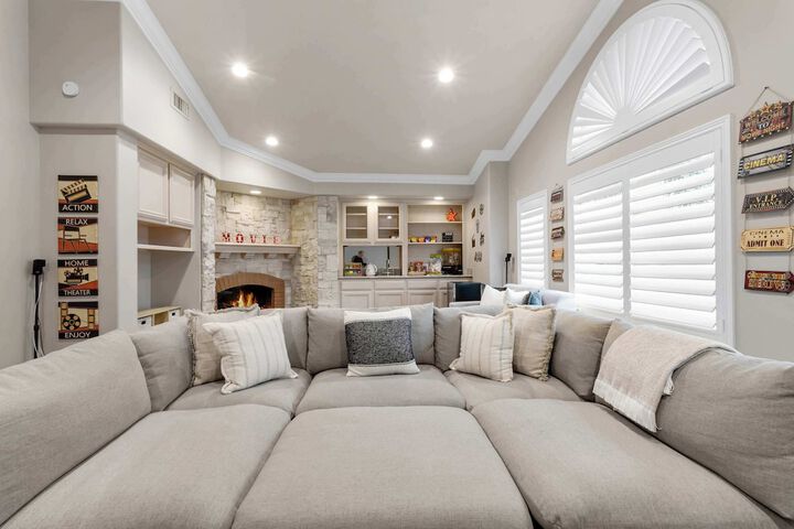 Luxury Pool Home w Theater Games & Mountain View
