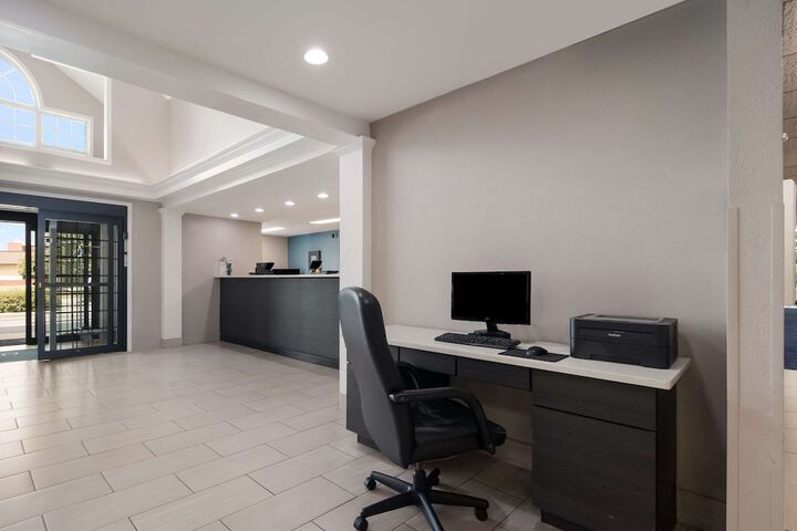 Business Center 30 of 30