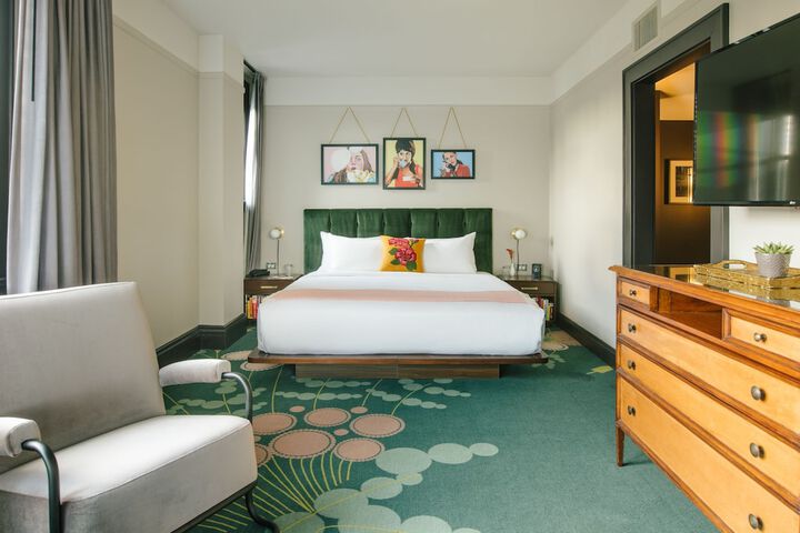 Room 22 of 48
