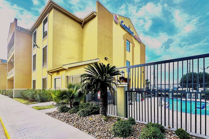 Hotel 11 of 56