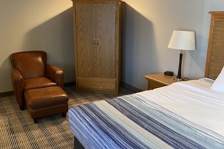 Room 32 of 81