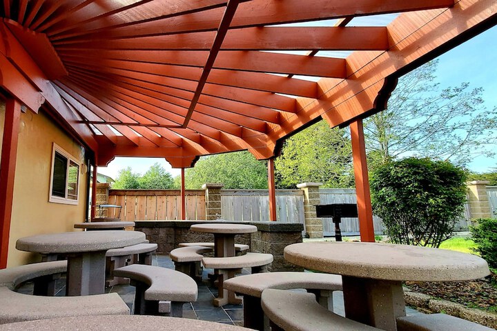 Best Western Plus Northwoods Inn