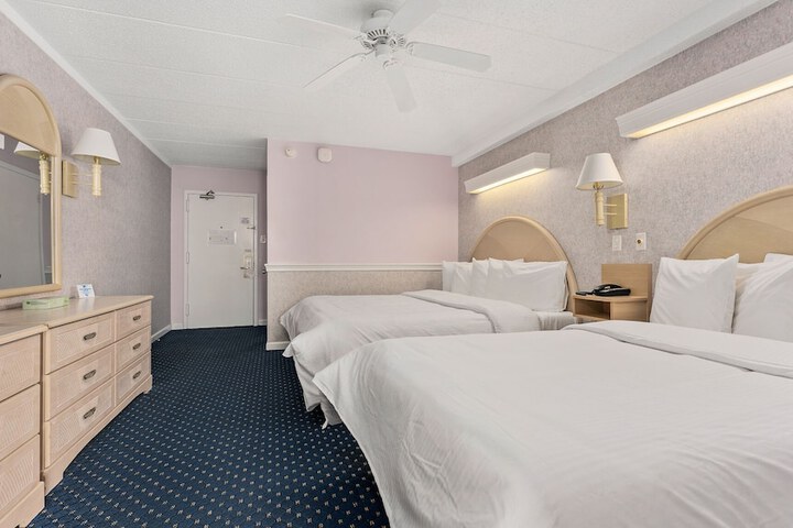 Room 32 of 46