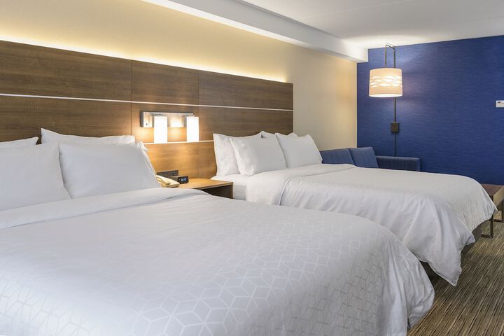 Room 43 of 102