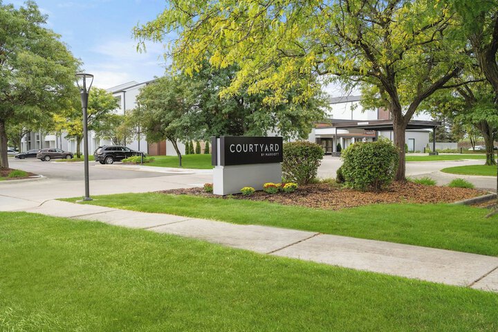 Courtyard by Marriott Detroit Metropolitan Airport Romulus