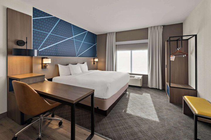 Room 30 of 42
