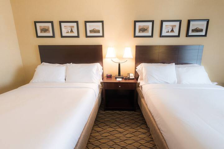 Room 11 of 28