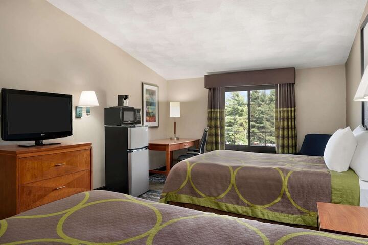 Room 12 of 27