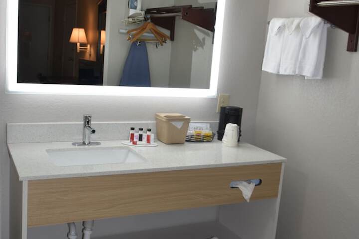 Days Inn by Wyndham Atlanta Stone Mountain