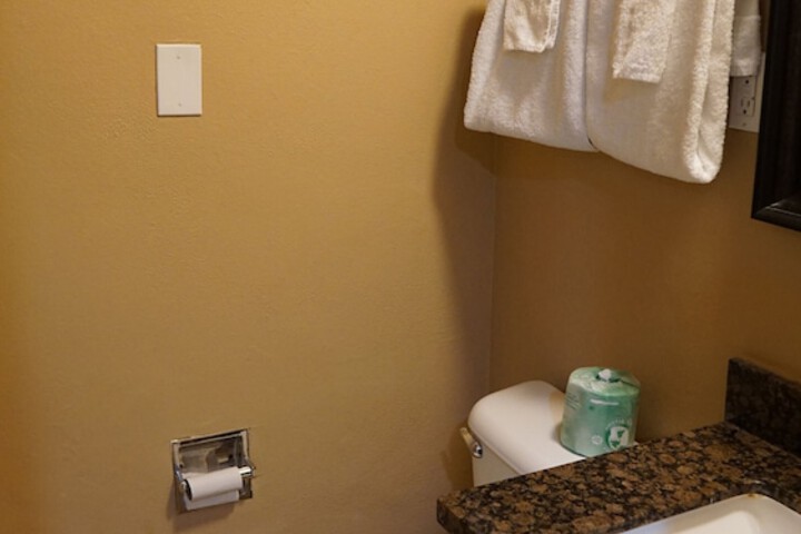 Room 37 of 39