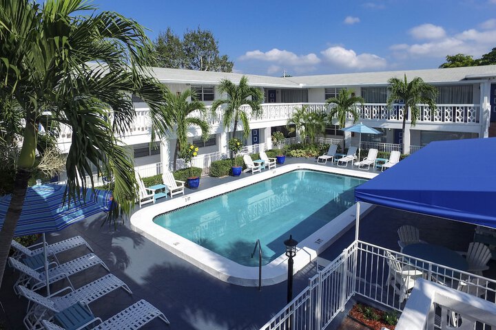 May-Dee Suites