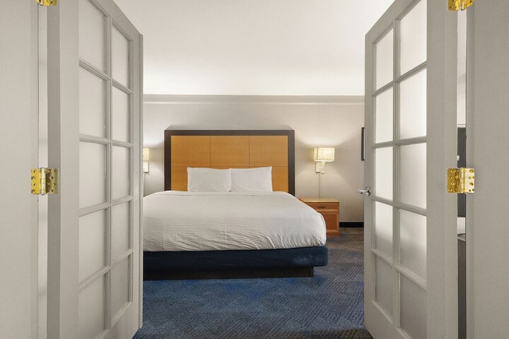 Room 26 of 54