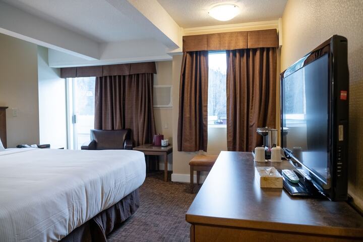 Room 43 of 65