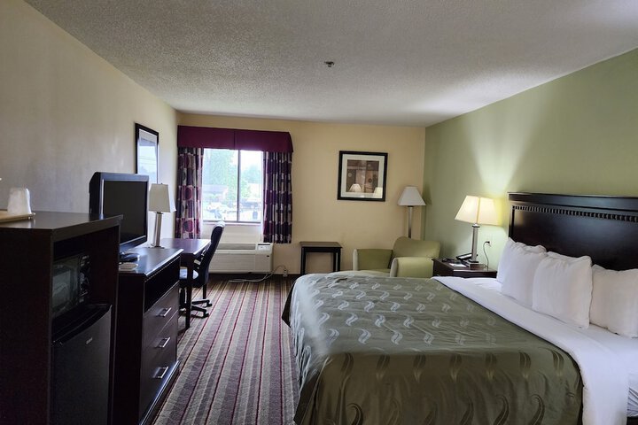 Room 18 of 28