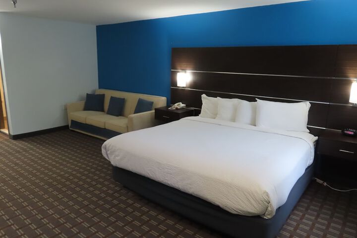 Room 45 of 76
