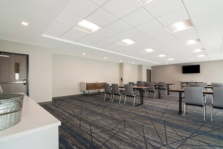 Holiday Inn Express & Suites Springdale Fayetteville Area by IHG