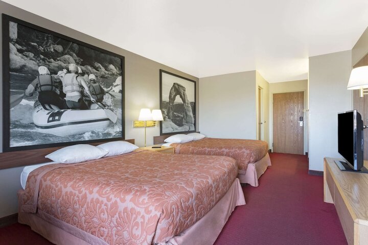 Room 9 of 22