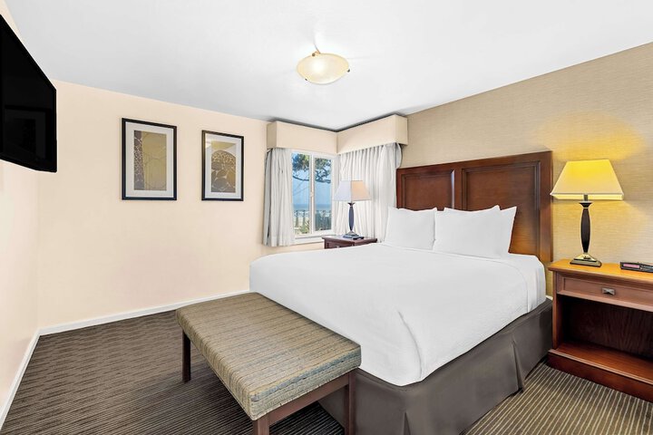 Room 34 of 47