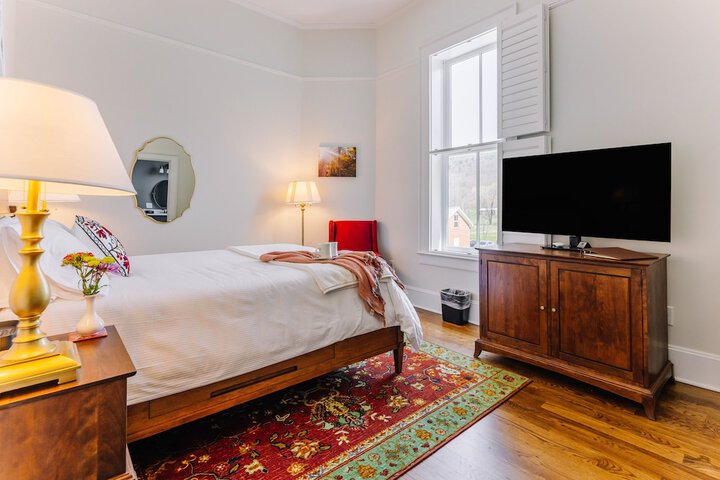 Room 25 of 81
