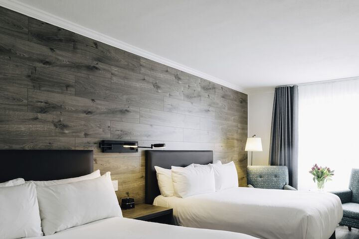 Room 28 of 43