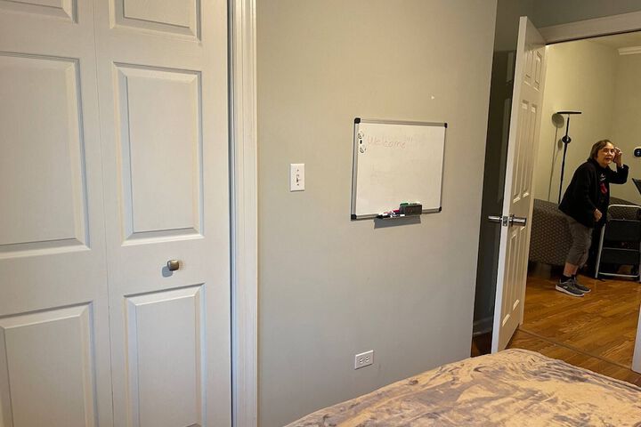 Feel Cozy at Home in Cio a Clean Bright Welcoming Private Updated Room