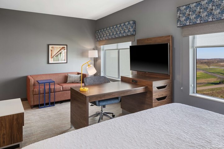Room 28 of 51
