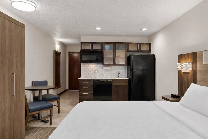 Holiday Inn Express Grove City by IHG