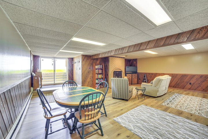 Private Beach & Deck: Spacious Lake Michigan Home