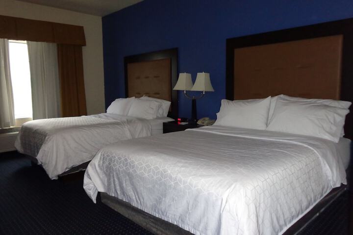 Room 32 of 52