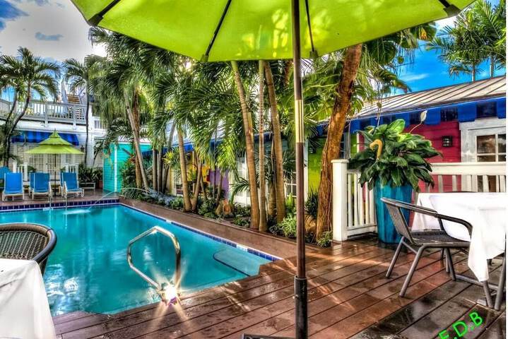 Pool 10 of 42