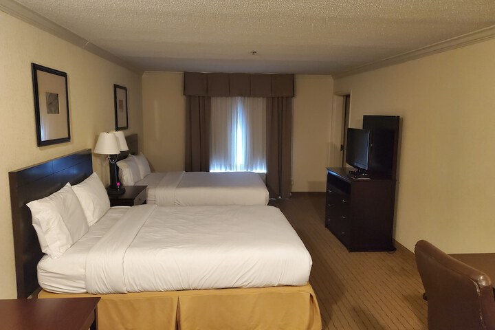 Room 9 of 23