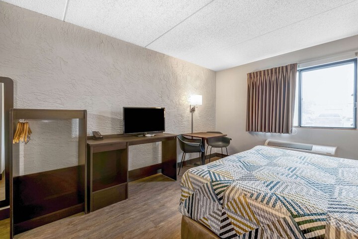 Motel 6 Elk Grove Village IL - OHare