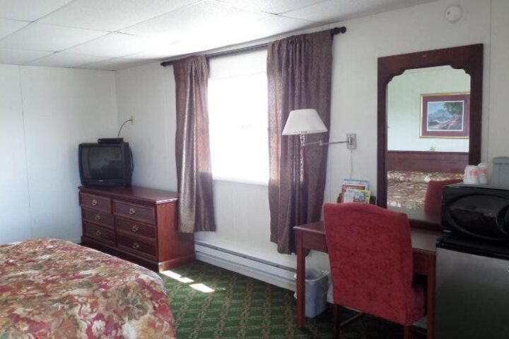 RED CARPET INN & SUITES PALMYRA