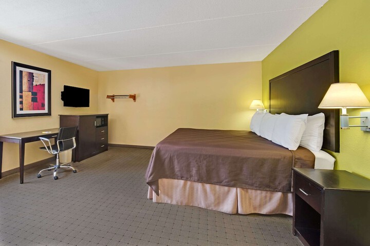 Room 9 of 13