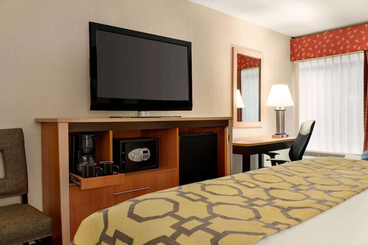 Room 30 of 36
