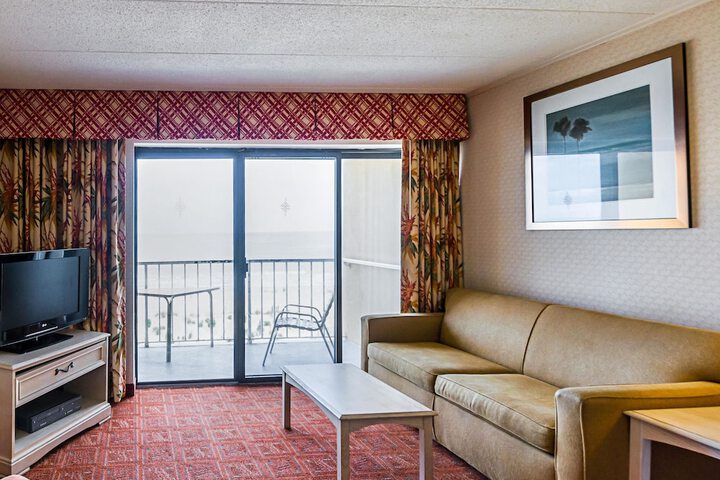 Room 35 of 77