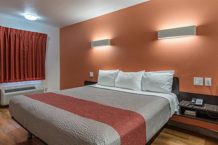Room 21 of 30