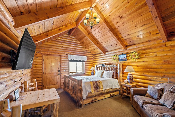 Bryce Canyon Log Cabins