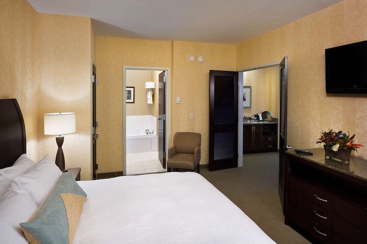 Room 12 of 32