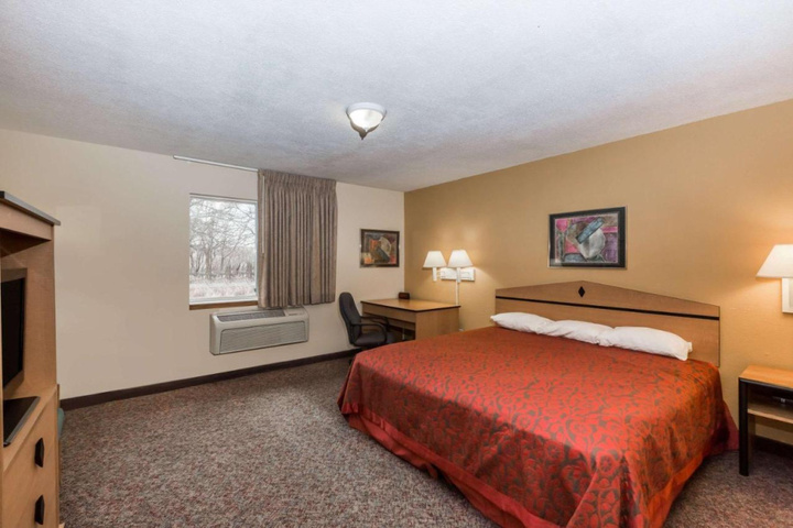 Sunset Inn & Suites