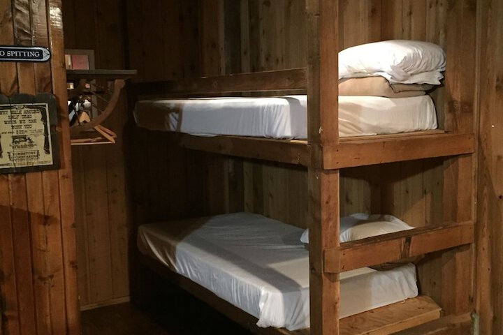 Wildwood Inn Tropical Dome & Theme Suites