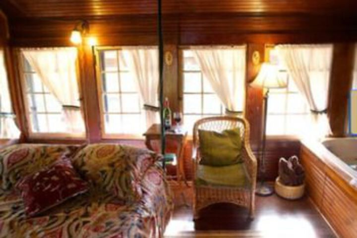 Spicer Castle Inn & Restaurant